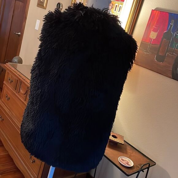 EUC. Cejon Black Faux Fur Vest - M - Picture 2 of 4